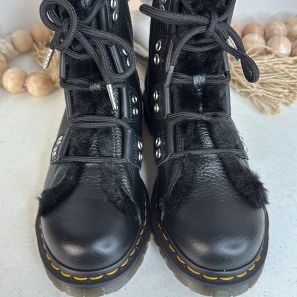 Dr Martens 1460 FAUX FUR LINED LEATHER LACE UP BOOTS Sz 10 - Picture 12 of 14